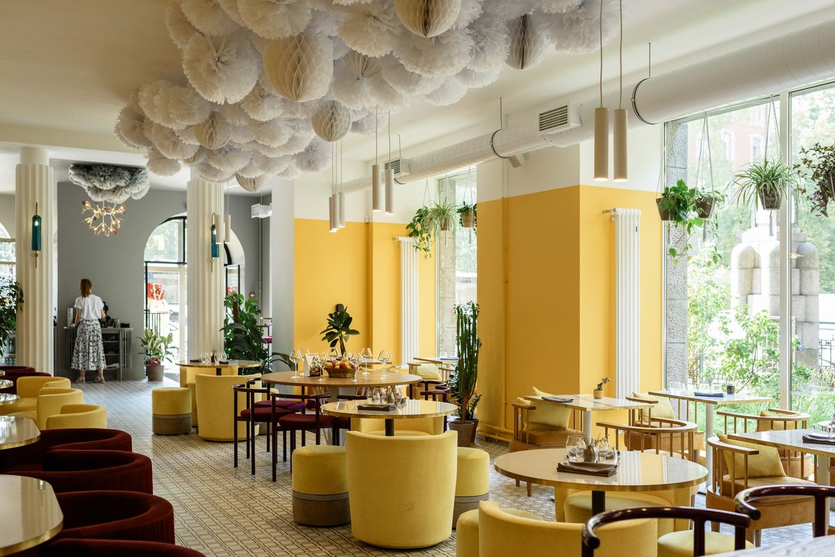 Wnętrze restauracji — przykład inwestycji w gastronomię